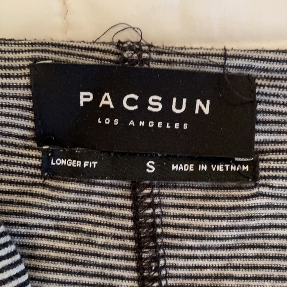 PacSun Men’s Fitted Distressed Tee - Small - Picture 3 of 4